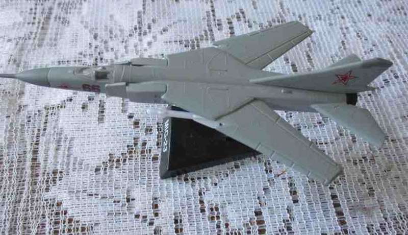 MIG-23 ( DELPRADO DIECAST 1/136 SCALE )