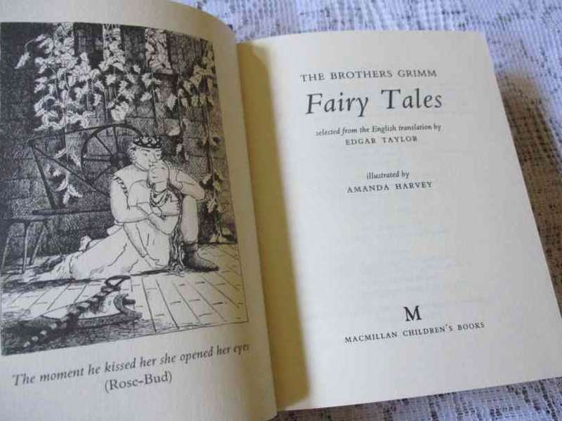 GRIMM`S FAIRY TALES - JACOB AND WILHELM GRIMM - MACMILLAN LITTLE CLASSICS