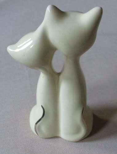 VINTAGE LOVING CATS - FIGURINE