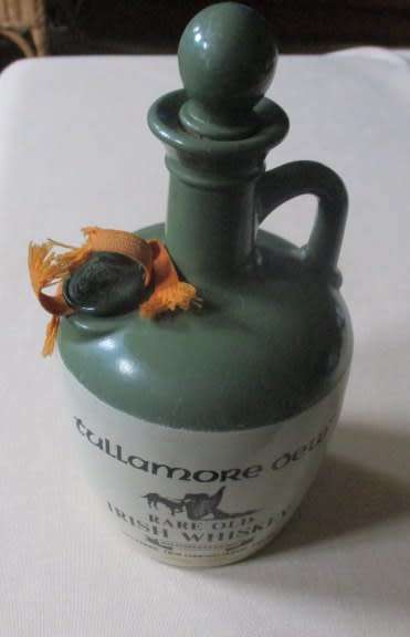 VINTAGE TULLAMORE DEW - RARE IRISH WHISKEY - CERAMIC STONEWARE BOTTLE / HOLDER