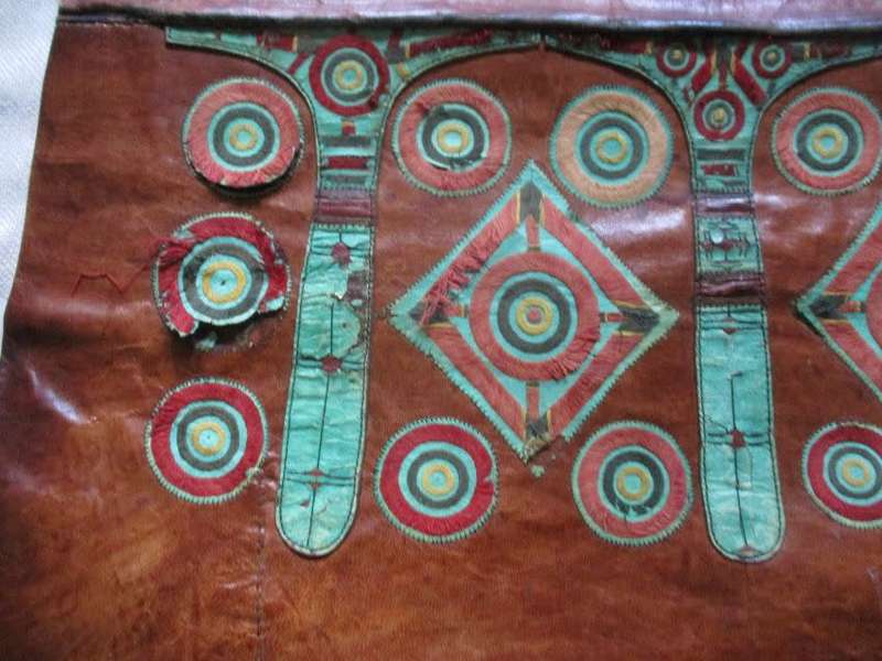 VINTAGE TAUREG HANDCRAFTED LEATHER CAMEL EYE RUNNER \RUG FROM OLD AFRICAN DESERT RARE FIND
