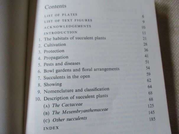 CACTI AND OTHER SUCCULENTS - PENGUIN HANDBOOK