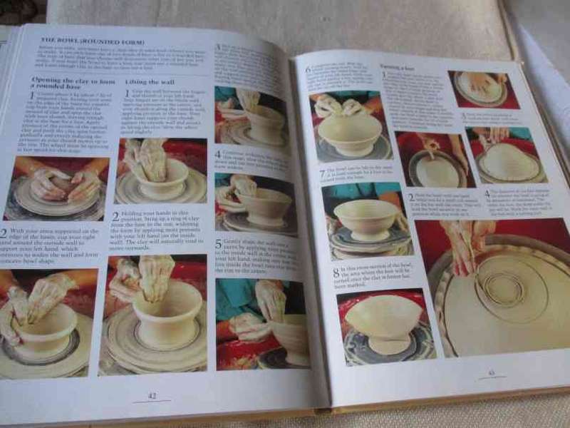 STEP- BY-STEP POTTERY AND CERAMICS - A SOUTH AFRICAN GUIDE - LORETTE ESPI