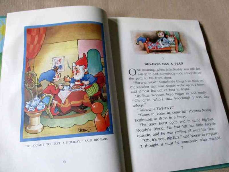 Noddy at the Seaside by Enid Blyton