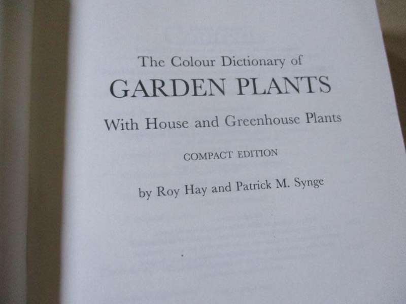 THE COLOUR DICTIONARY OF GARDEN PLANTS - WITH HOUSE AND GREENHOUSE PLANTS - ROYAL HORTICULTURE SOC.
