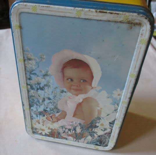 VINTAGE S.A. HUMPHRIES - CANDY TIN