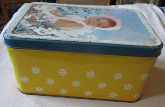 VINTAGE S.A. HUMPHRIES - CANDY TIN