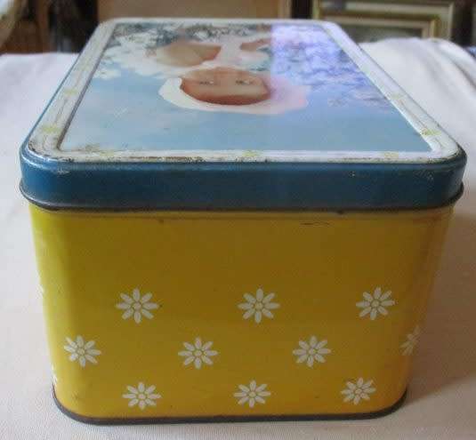 VINTAGE S.A. HUMPHRIES - CANDY TIN