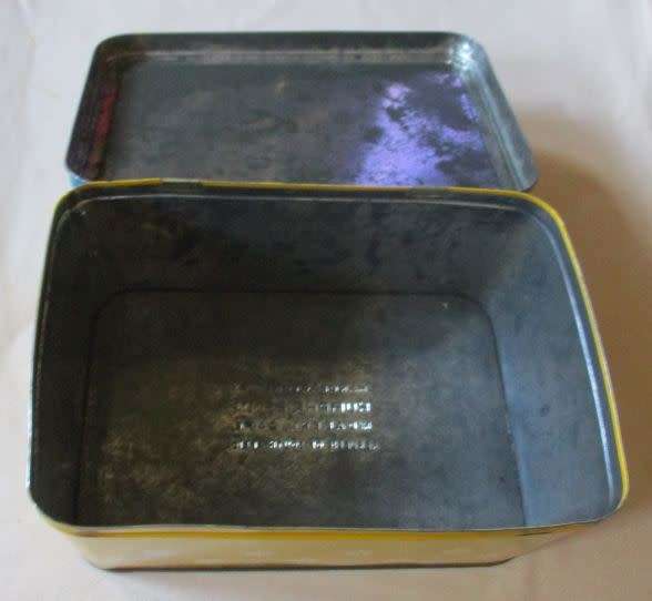 VINTAGE S.A. HUMPHRIES - CANDY TIN