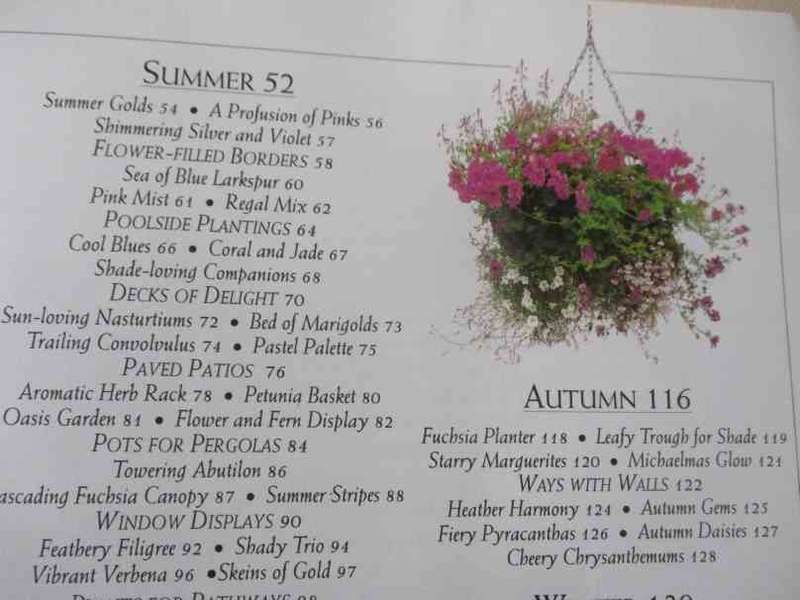 CONTAINER GARDENING THROUGH THE YEAR - MALCOLM HILLIER ( DK )