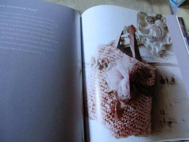 NEW KNITS - 20 KNOTTING PROJECTS WITH A CONTEMPORARY TWIST - ERIKA KNIGHT