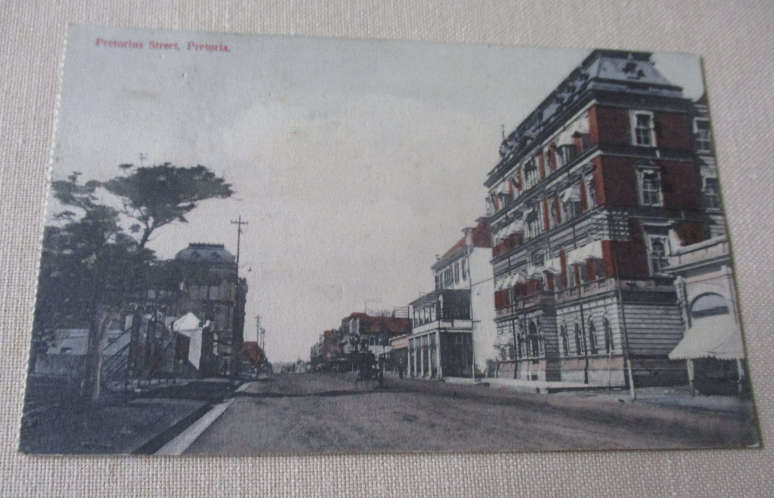 PRETORIUS STREET PRETORIA  - POST CARD ( vintage south african post card )