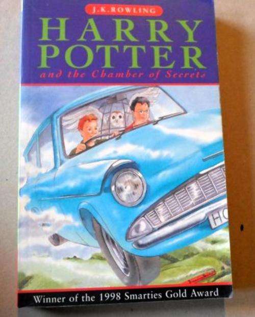 HARRY POTTER AND THE CHAMBER OF SECRETS - J.K. ROWLING