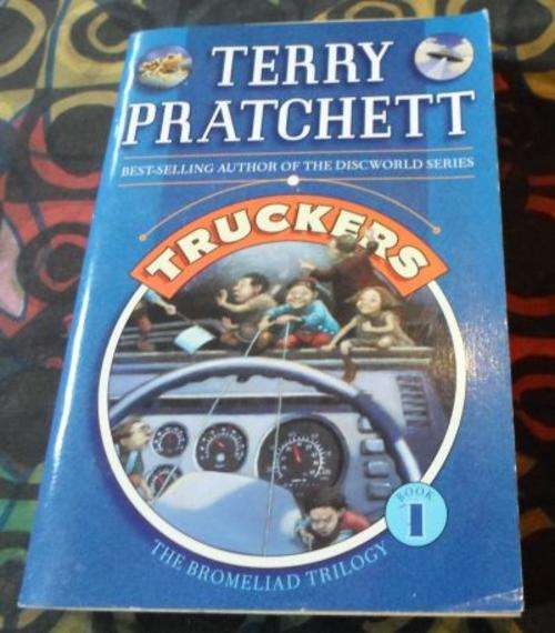 TRUCKERS - TERRY PRATCHETT - THE BROMELIAD TRILOGY