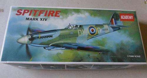 VINTAGE SPITFIRE MAKE XIV ACADEMY MODEL KIT 1:72 SCALE