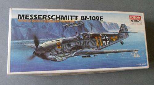 VINTAGE - MESSERSCHMITT BF-109 E - ACADEMY MINICRAFT 1/72 SCALE MODEL KIT