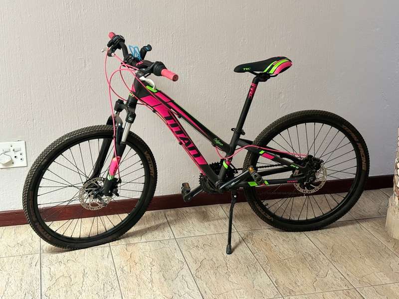 Titan Calypso Girls Bicycle 24`D - Pink/Green ( Open Box Item ) | Barcode: 35781223121193