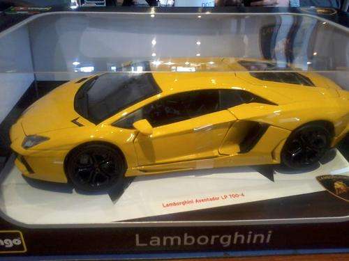 Lamborghini Aventador LP700-4