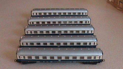 Lima HO Blue and Cream DB coaches x 5