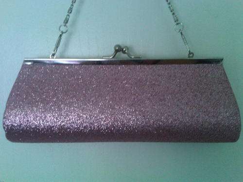 "beautiful clutch bags" makes you look elegant and classy<< show your sense of fashion and style