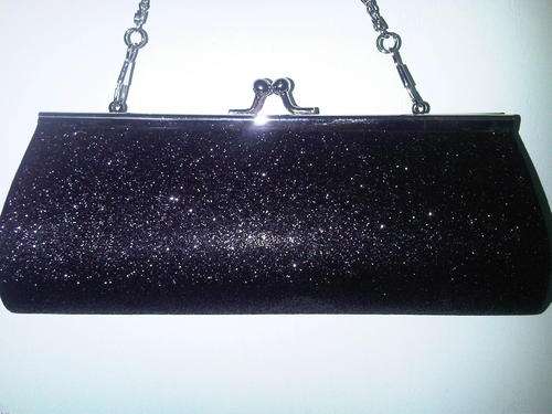 "beautiful clutch bags" makes you look elegant and classy<< show your sense of fashion and style