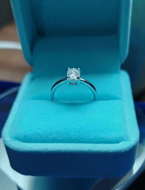 BRAND NEW CERTIFIED 1CT Oval Solitaire Moissanite set in 18KT WHITE GOLD RING SETTING