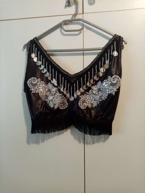 Black and silver crop top. Size 34-36
