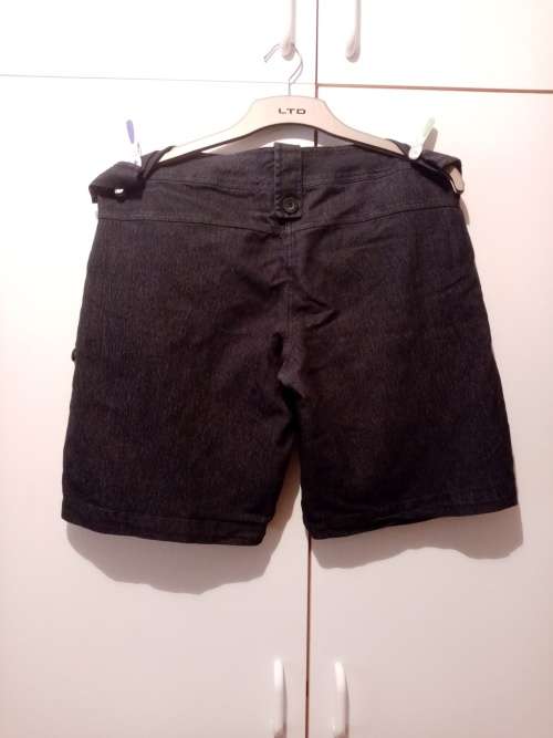 Dark denim shorts M