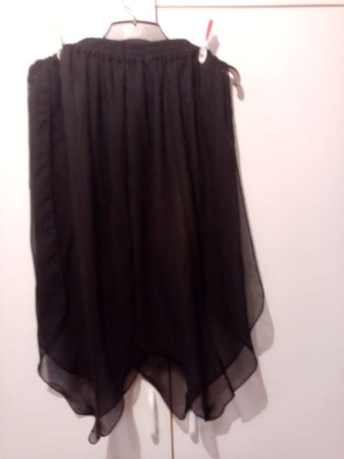 Black assymmetrical skirt 34-36