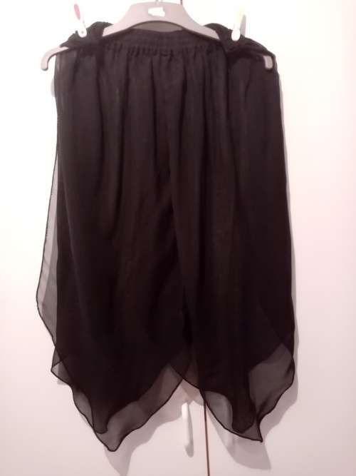Black assymmetrical skirt 34-36