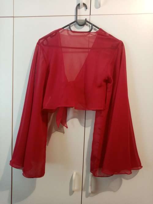 Red chiffon cropped top 34-36