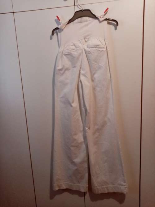 White pants with pockets 34-36