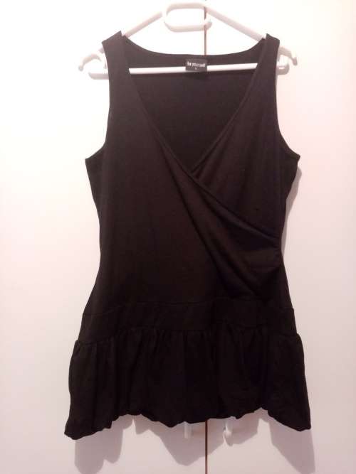 Black crossover bubble top L