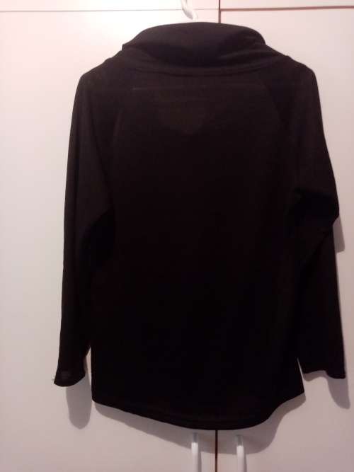 Black cowl neck top 34-36