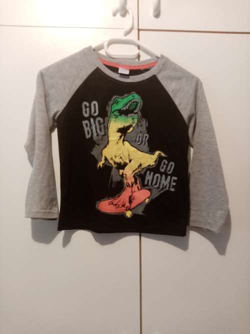 Black and grey dinosaur top 5-6