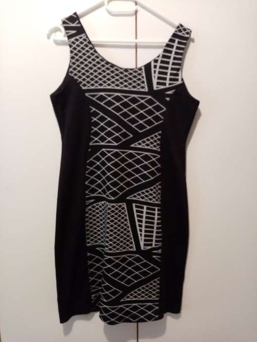 Black and white printed bodycon dress 36