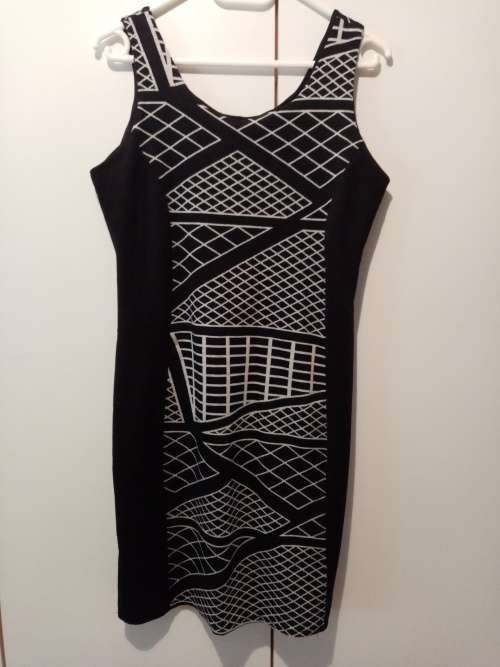 Black and white printed bodycon dress 36