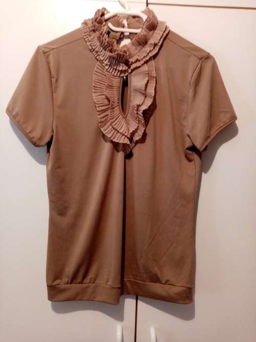Tan frilled top 34-36