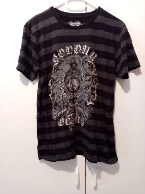 Grey and black striped t-shirt S