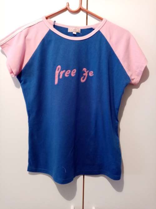 Blue and pink t-shirt XL