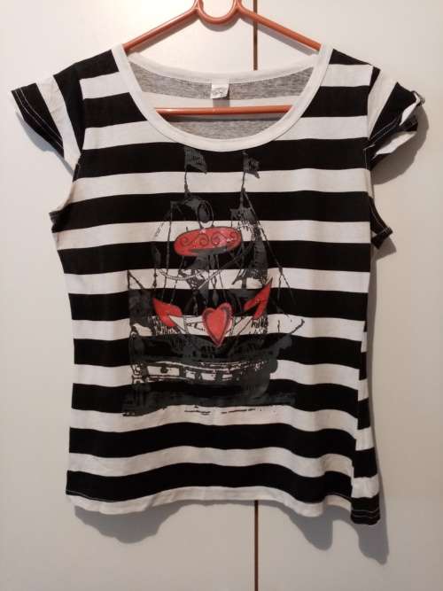 Black and white striped printed cap sleeve top M