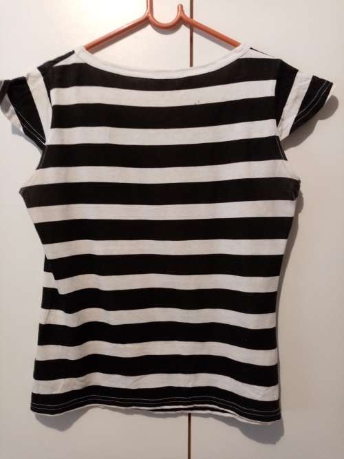 Black and white striped printed cap sleeve top M