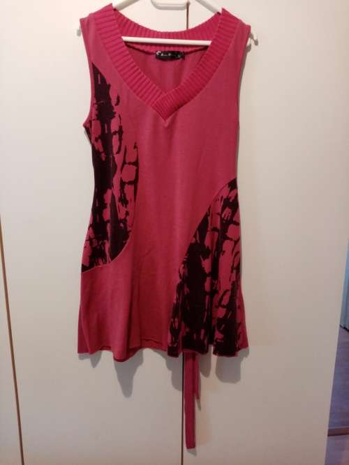 Pink printed v-neck knit dress 34-36