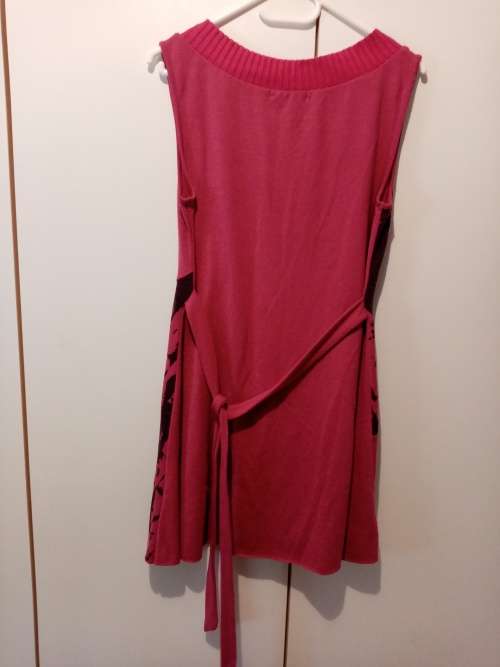 Pink printed v-neck knit dress 34-36