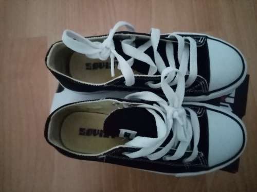 Soviet viper kids basic canvas low cut lace up black UK size 1 (small make) could fit size 12/13 new