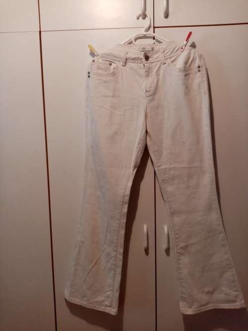 White denim stretch bootleg jeans Woolworths 38 as new