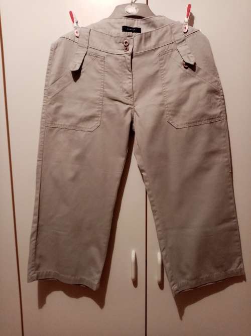 Khaki 3/4 pants 14 excellent condition