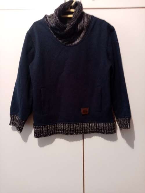 Navy blue long sleeve jersey top 5-6