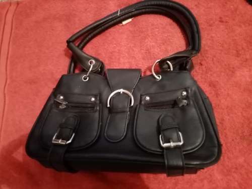 Ladies handbag with multiple pockets