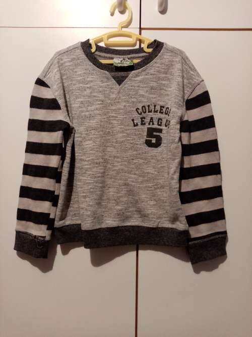 Grey long sleeve striped top 5-6